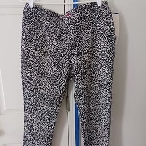 MAZE Collection Leopard Print Pull-on 2 pockets Leggings/Pants, 3x